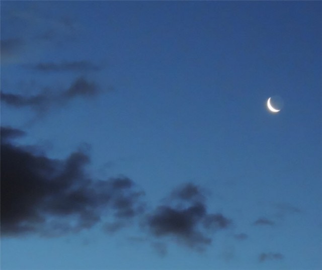 Moon before Dawn – Tucson, Arizona – My Wisconsin Space